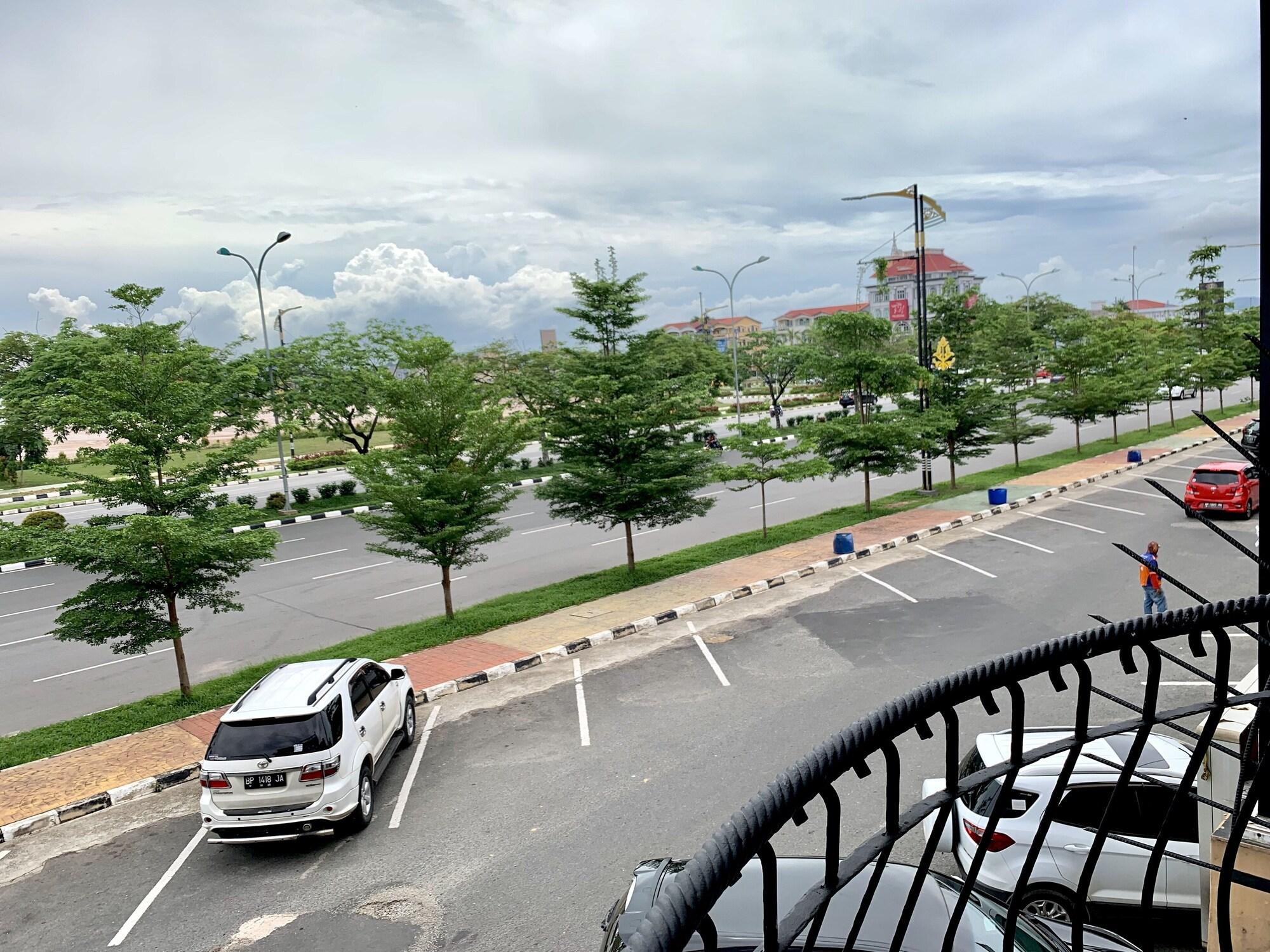 Sky View Hotel Managed By Os Batam Exteriér fotografie